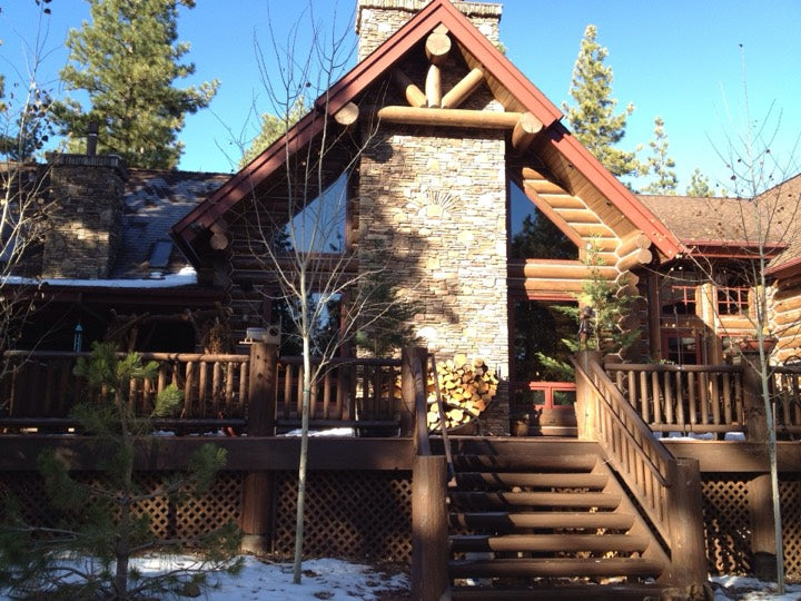 Sierra Log & Timber log home